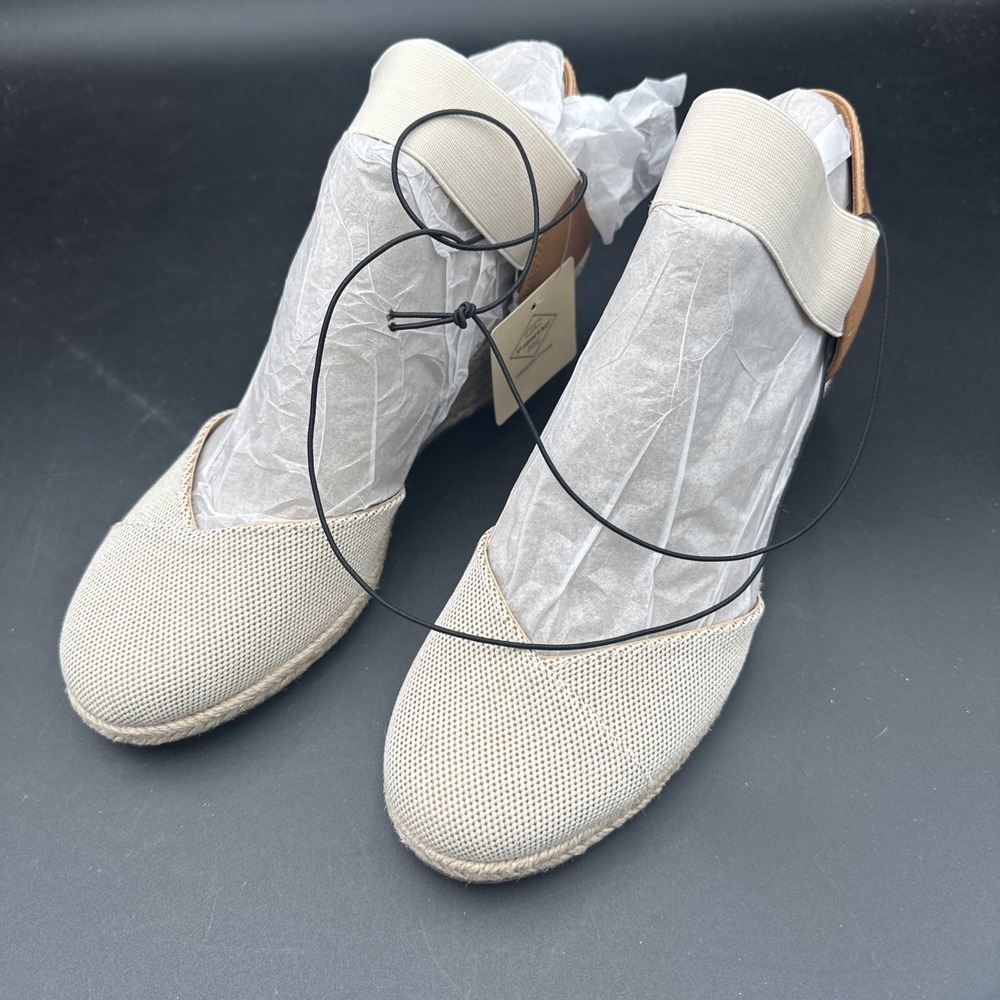 St John's Bay Women Size 8.5M Tan Lamesa Wedge Sandals Shoes Memory Foam New